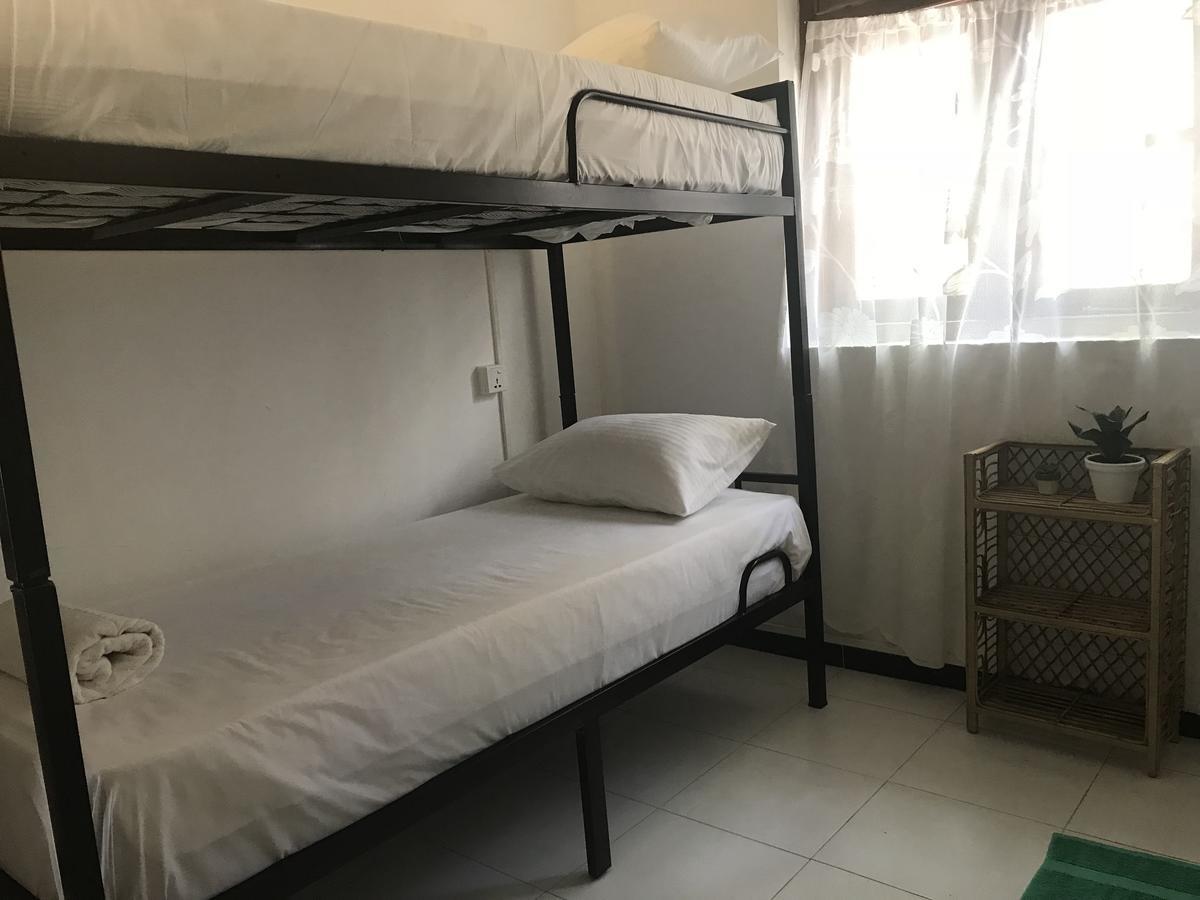 Bed & Bicycle Hostel Dehiwala-Mount Lavinia Exterior photo